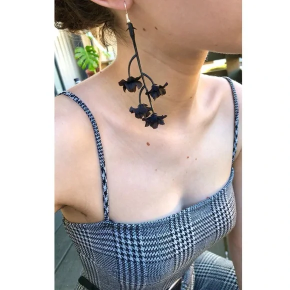 Black Flower Stem Dangle Earrings - Picture 2 of 7